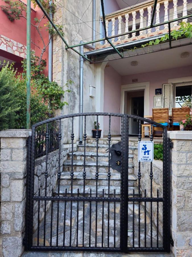 Apartman Lila Čunski Екстериор снимка
