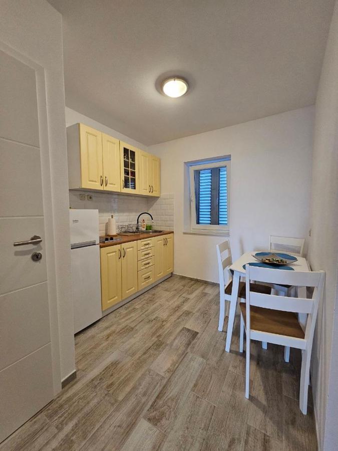 Apartman Lila Čunski Екстериор снимка
